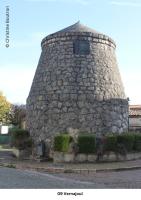 09-Vernajoul-Place-du-Chateau-deau